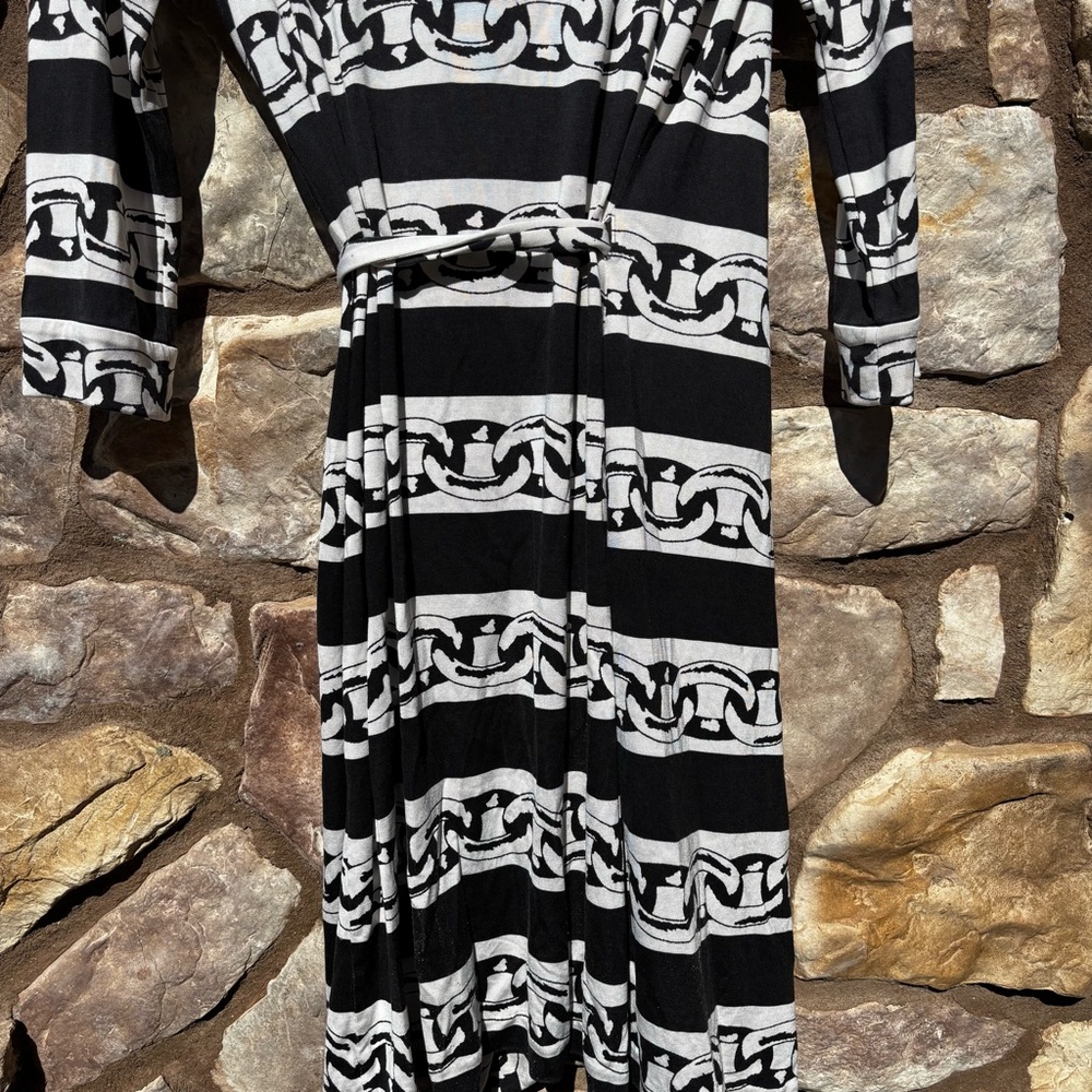Diane von Furstenberg Julian Two Silk Wrap Dress US Size 6 Black White - Picture 9 of 9